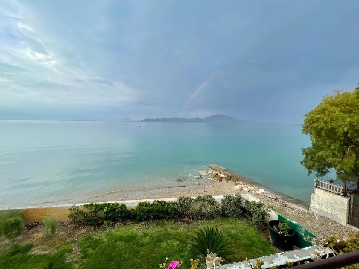 Stunning Beachfront Apartment Stratos Nerántza Buitenkant foto